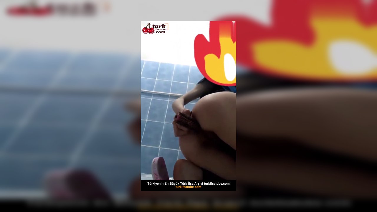 Türbanlı Esra ifşa Tuvalette tarağın sapını aldı