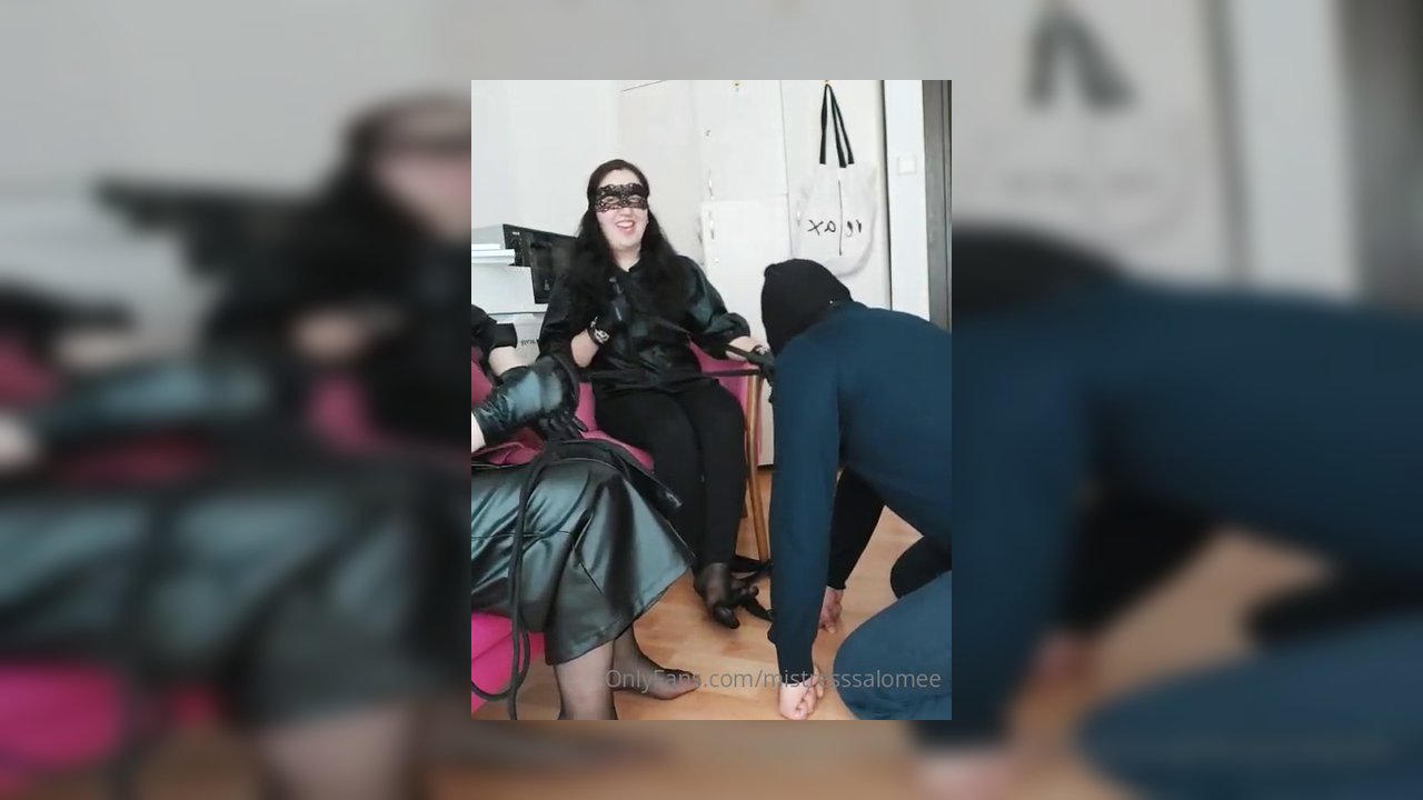 Kraliçelerine hizmet et it!