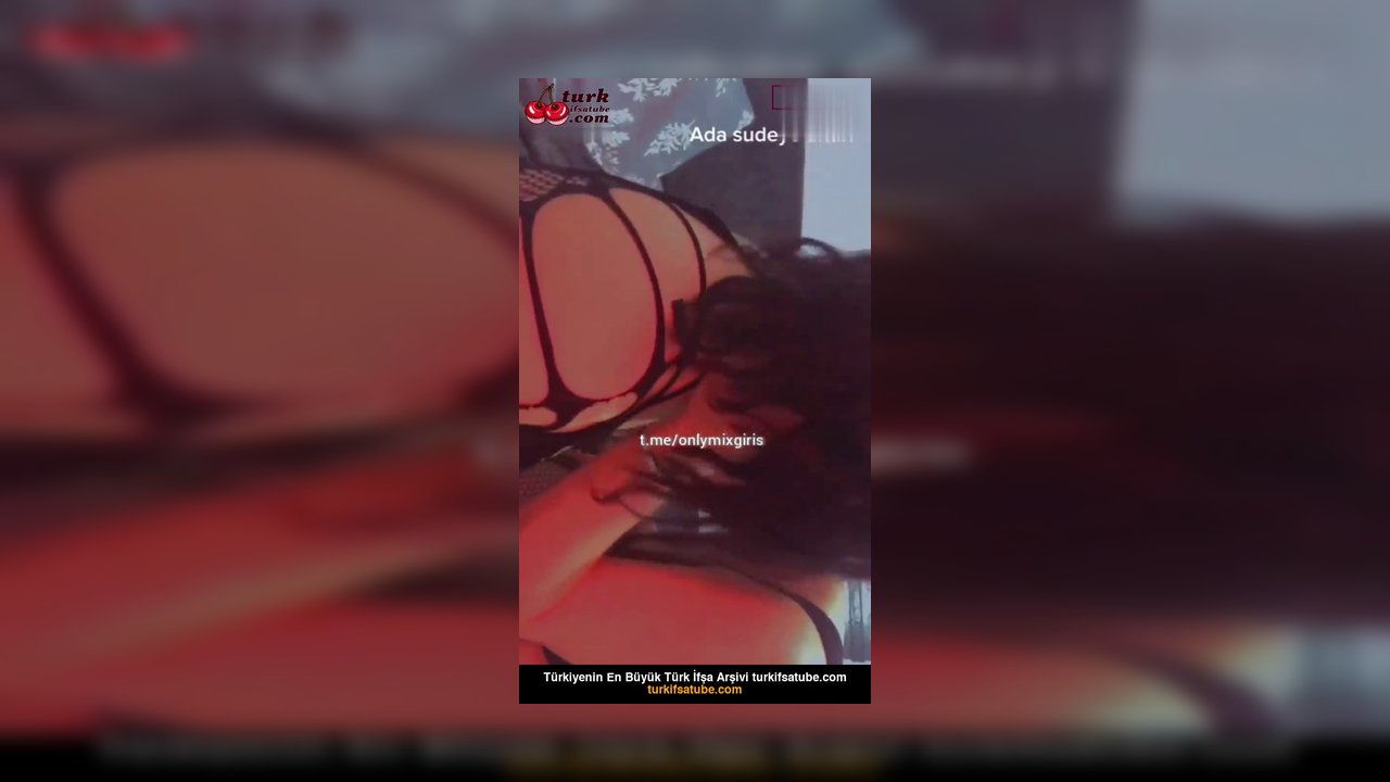 Lezbiyen ifşa Türk sevgililer Ada Sude öpüşme yiyişme seyret