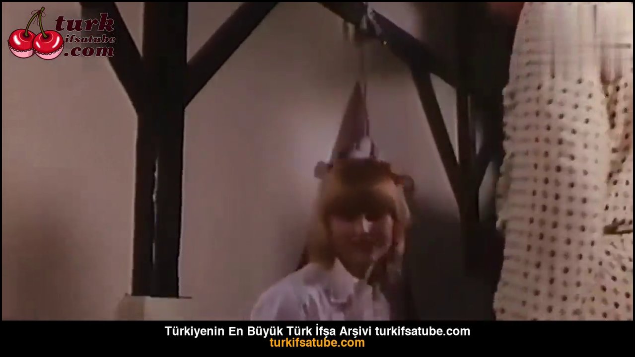 Annem Beni Kiralıyor - Türkçe Altyazılı Erotik Film