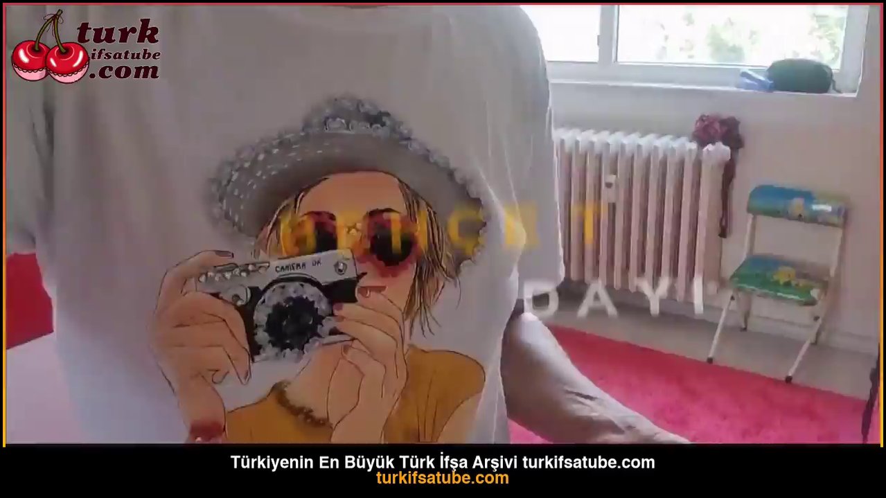 Emine Coşkun ifşa Mini etekle