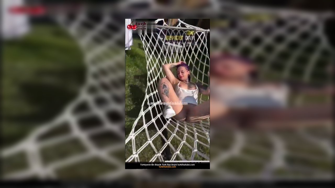 Yağmur Şimşek ifşa nude hamakta