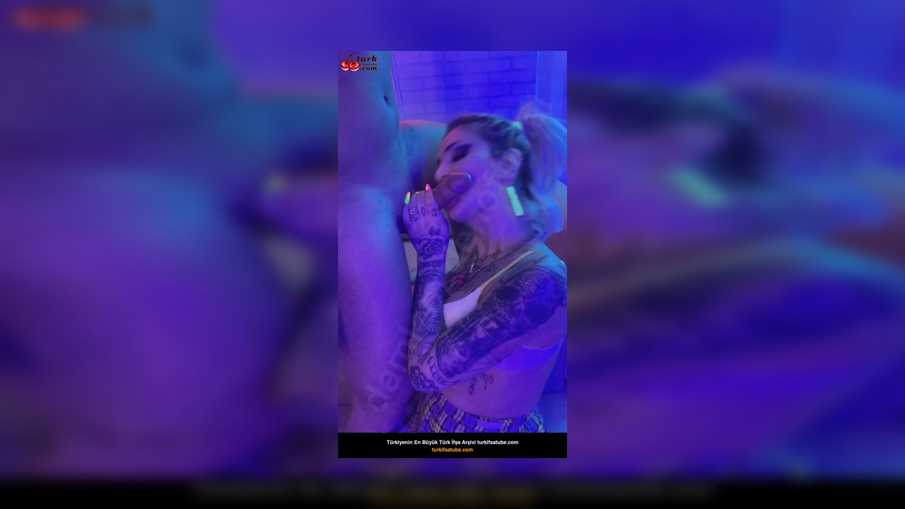 Yerli Porno Damla özden sakso çekip koltukta kucağa geldi