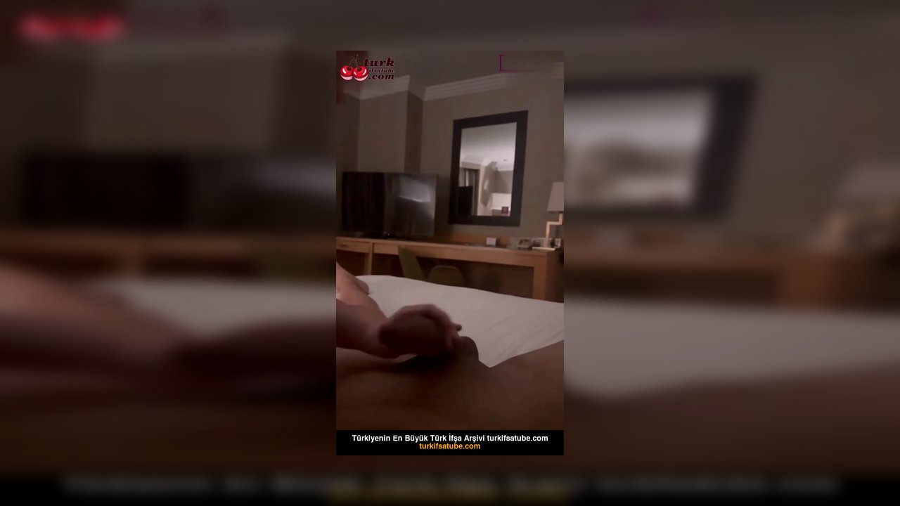 Hijab Selin Porno Türbanını çıkartıp sakso çekti