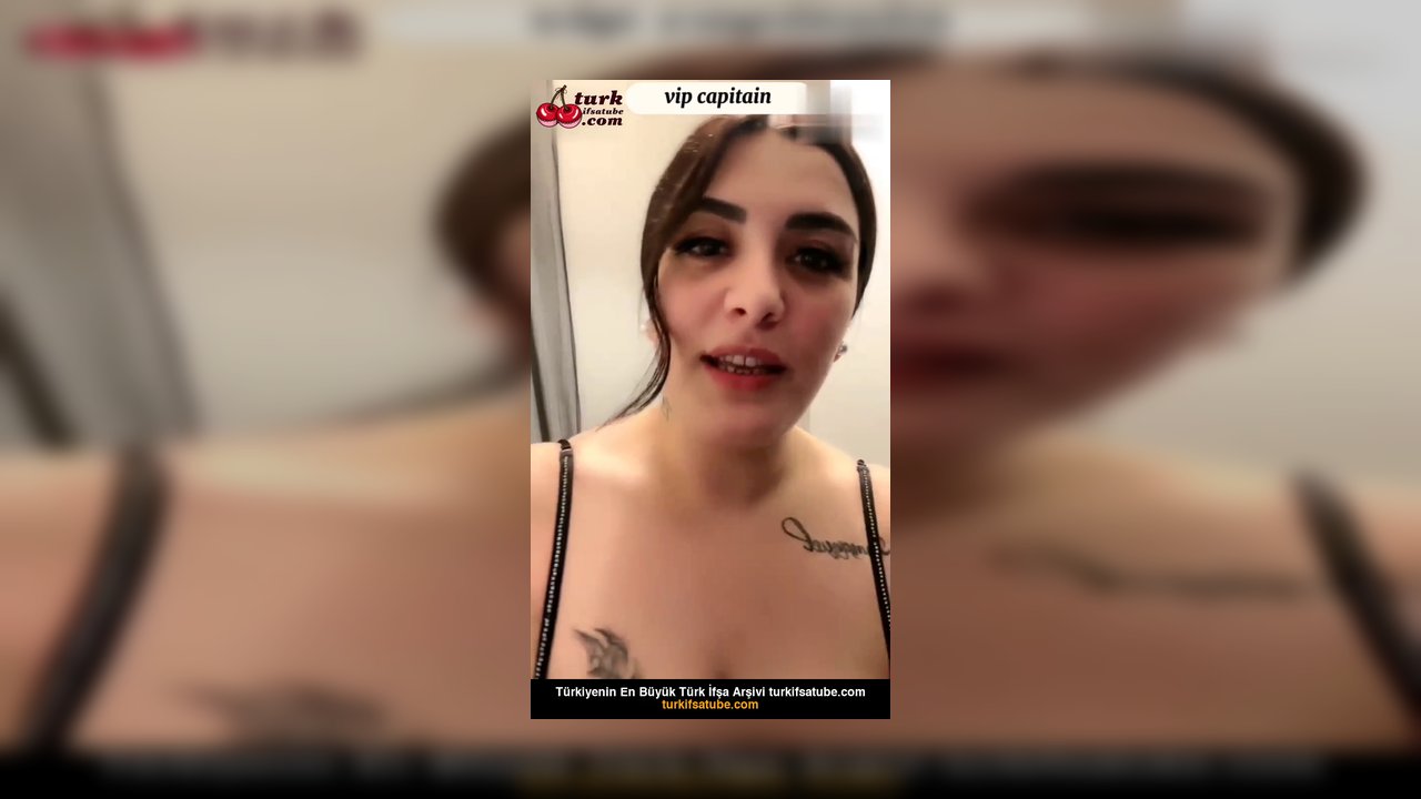 Tokyo ifşa Uzanıp kalça meme sergiledi