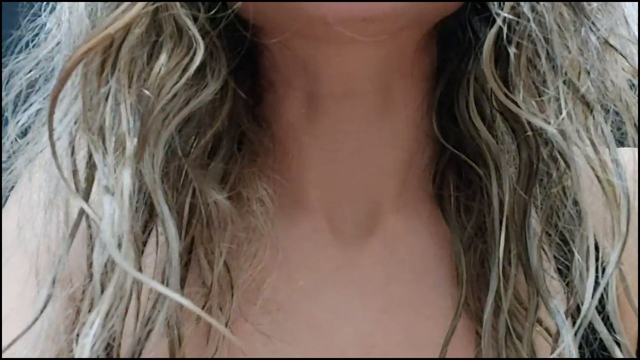 Yüzüne tükürüyorum