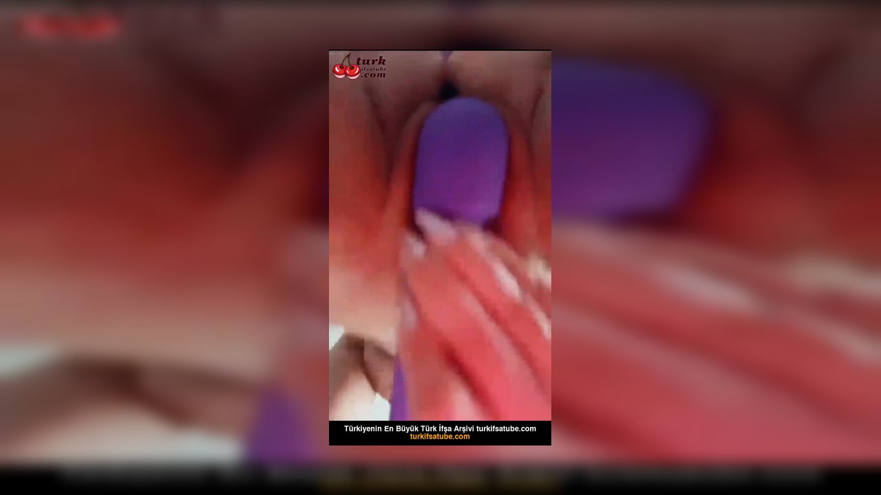 Ulyana ifşa Amını açıp titreşimli tuttu