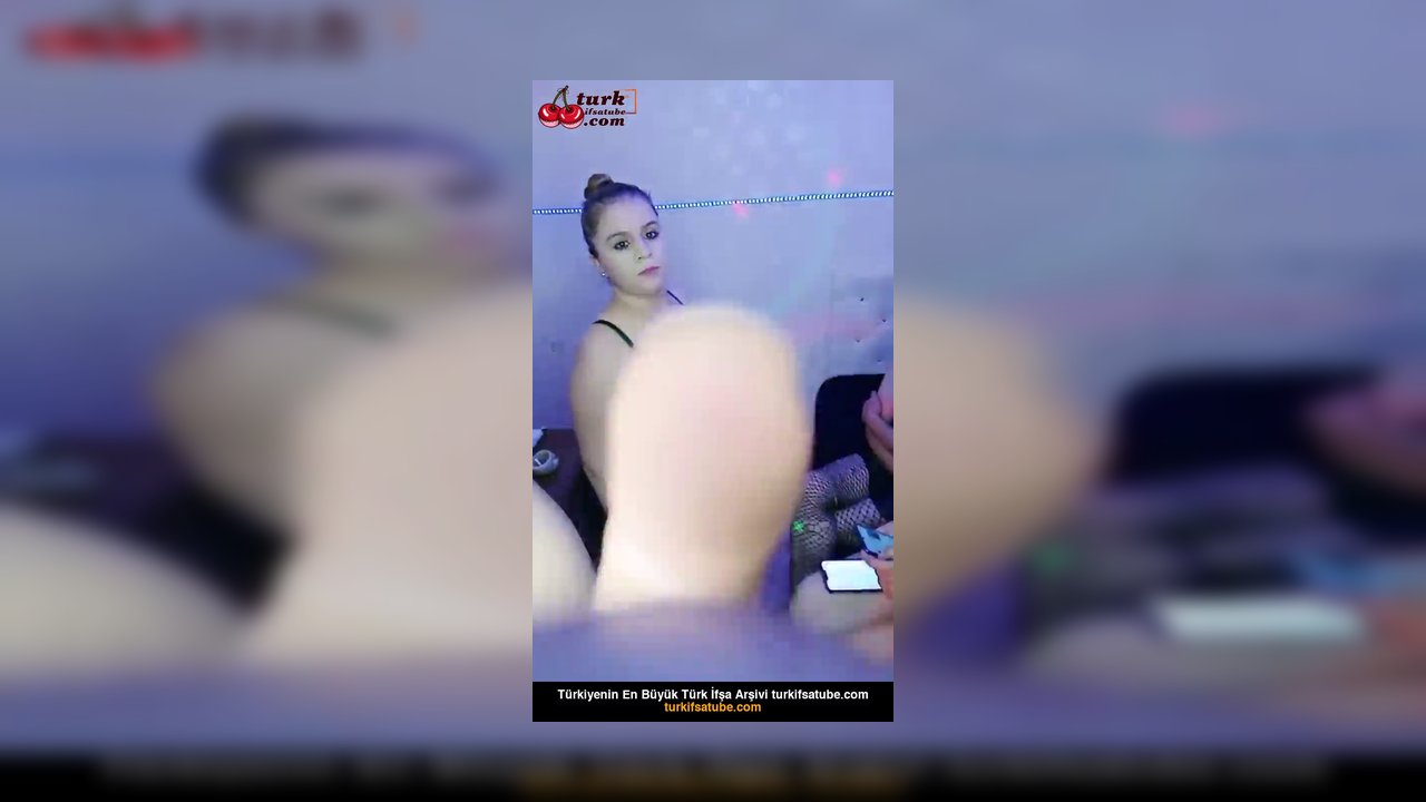 Biz 2 Aşık ifşa Grup yapan çiftler