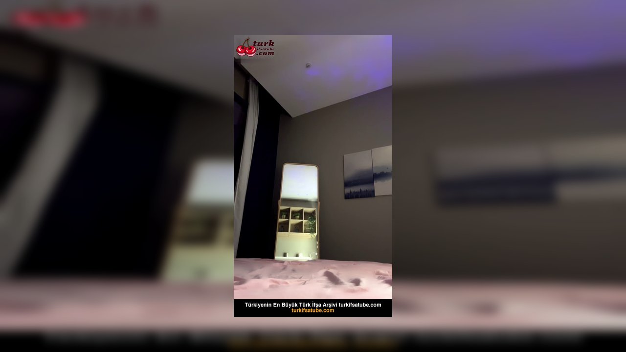 BenPoine ifşa nude göğüs dekolteli videosunu seyret