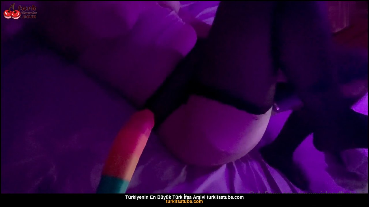 Coneyislandbaby33 ifşa 2 deliğini zorda olsa doldurmayı başardı