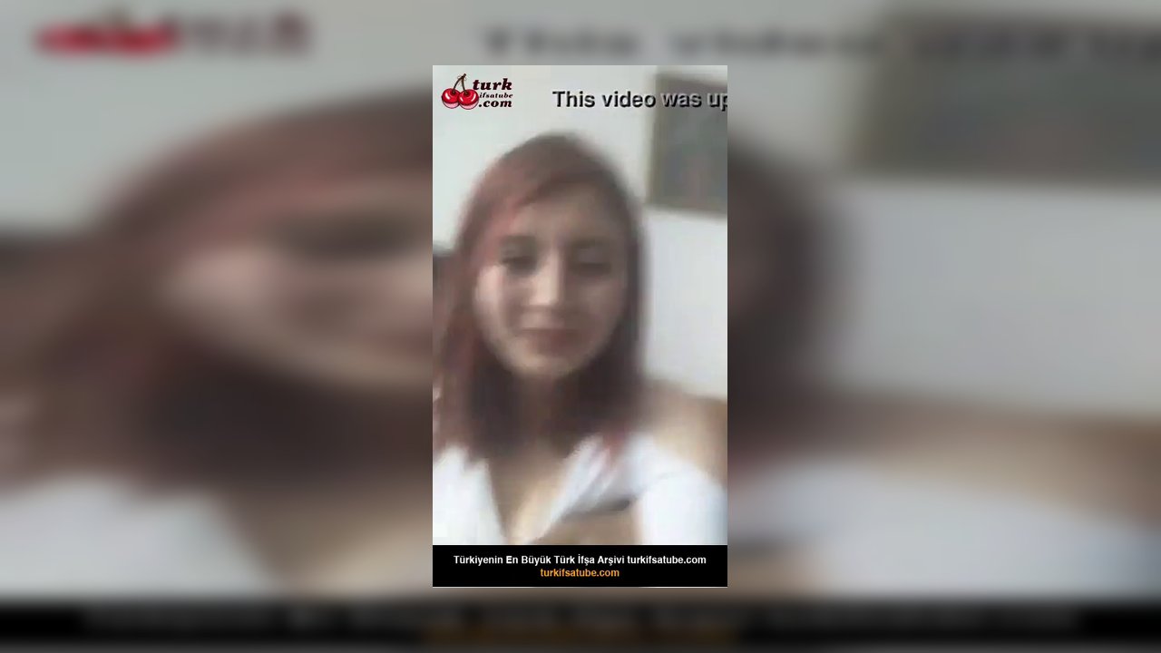 üvey kardeşine memelerini elletiyor Türk