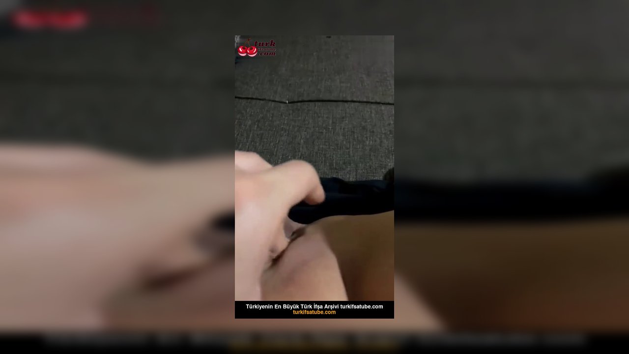 Ceylan Ajans traşlı amını koltukta parmakladı